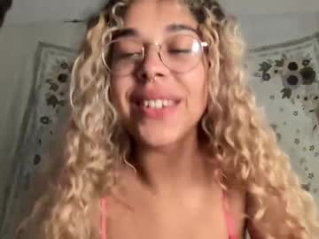 couple Cam Girls 43 with mae_westwood
