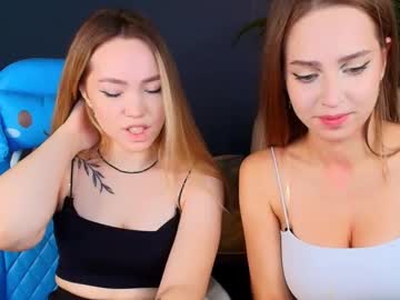 couple Cam Girls 43 with top_twins