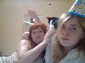 couple Cam Girls 43 with holy_thighble