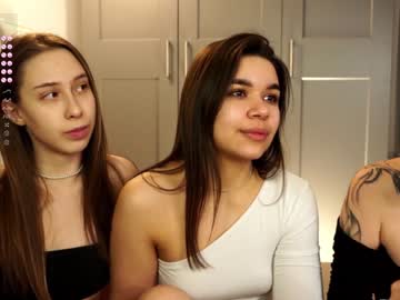 couple Cam Girls 43 with hornykittens