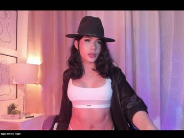 girl Cam Girls 43 with maddy_rios