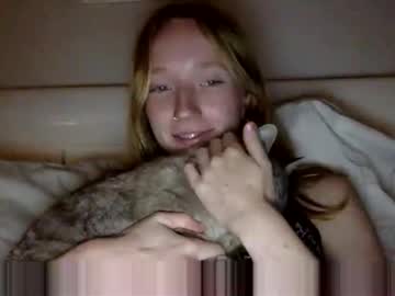 girl Cam Girls 43 with littlee_redd