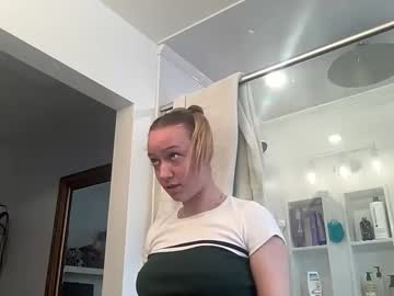 girl Cam Girls 43 with carlyy13